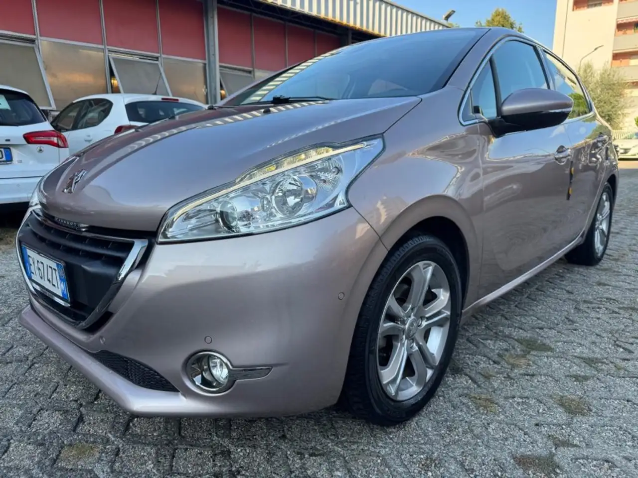 Peugeot 208