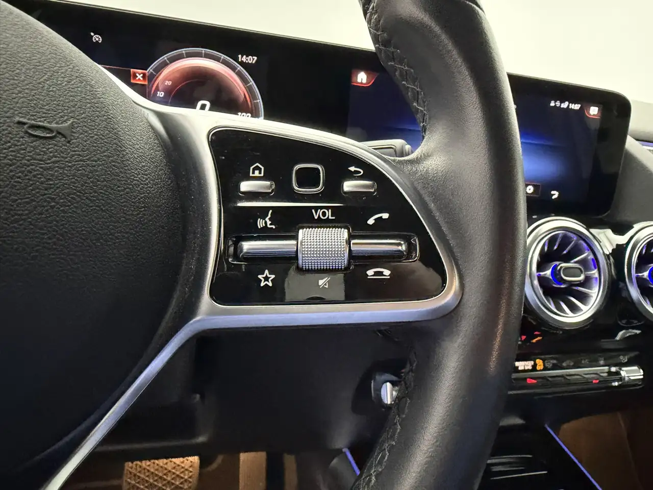 Mercedes-Benz EQA Business Solution Luxury 67 kWh SoH 95.7% LED, миниатюра 24