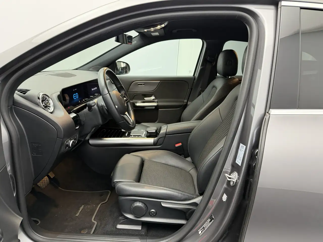 Mercedes-Benz EQA Business Solution Luxury 67 kWh SoH 95.7% LED, миниатюра 18