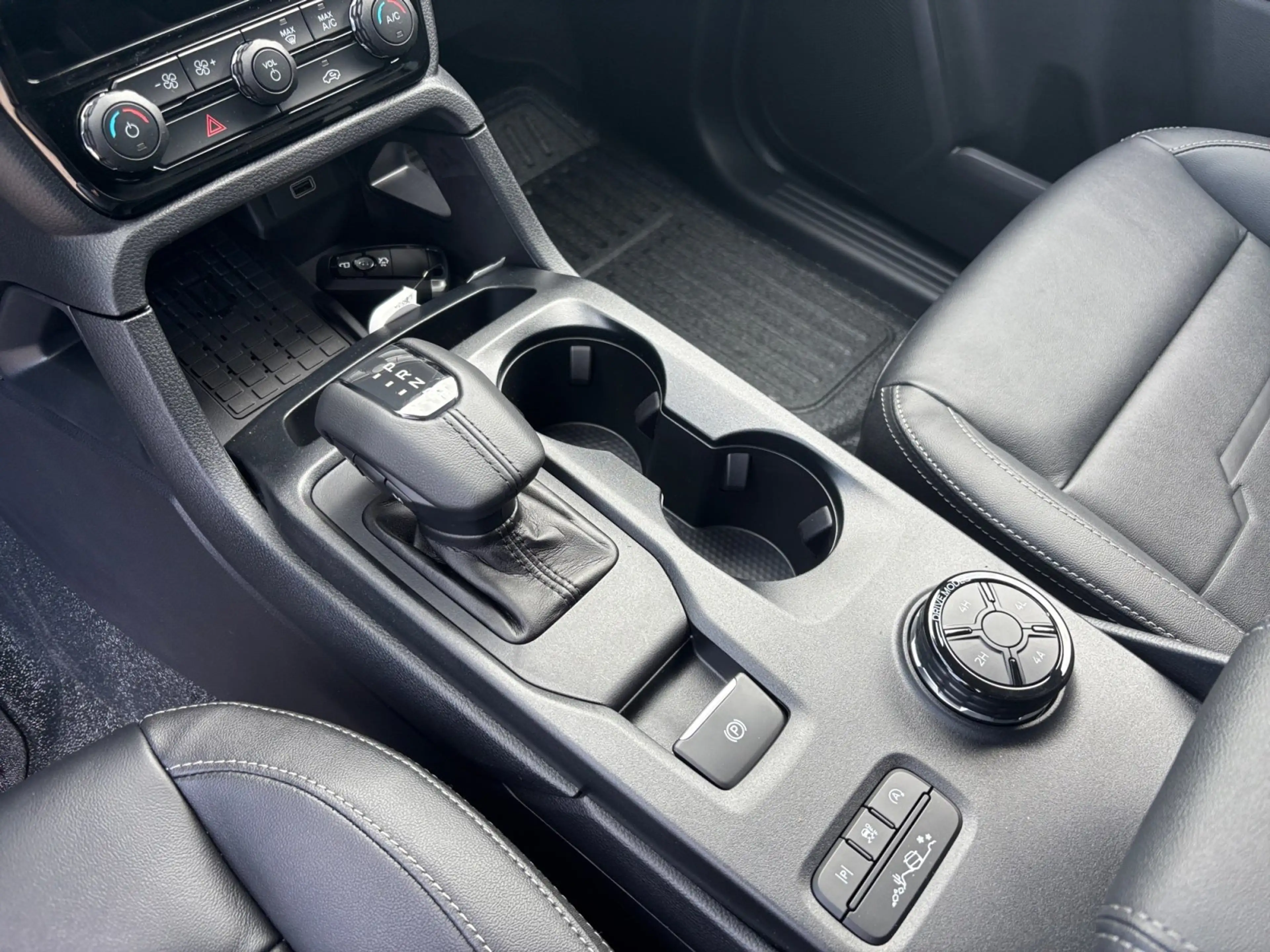 Ford Ranger Limited 3.0 V6 Abstandstempomat — photo 9