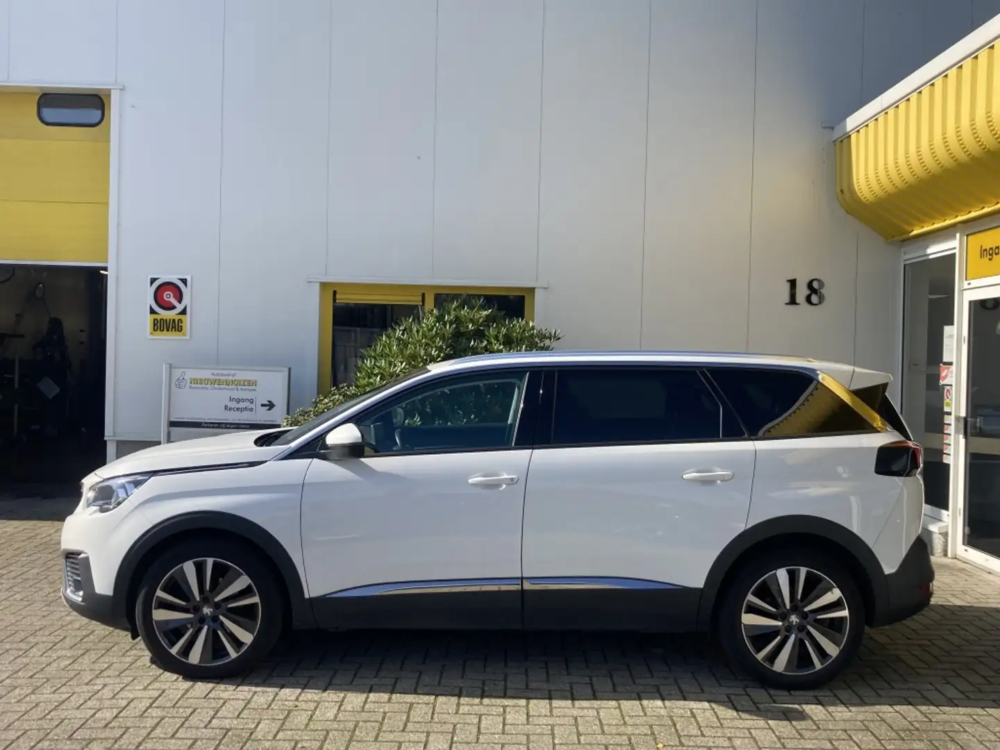 Peugeot 5008 1.2 PT Premium 7 Persoons Automaat Navi Wit - 2