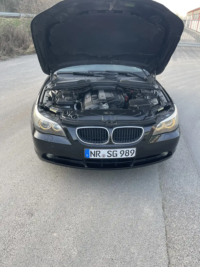 BMW 525 525i Schwarz - 2