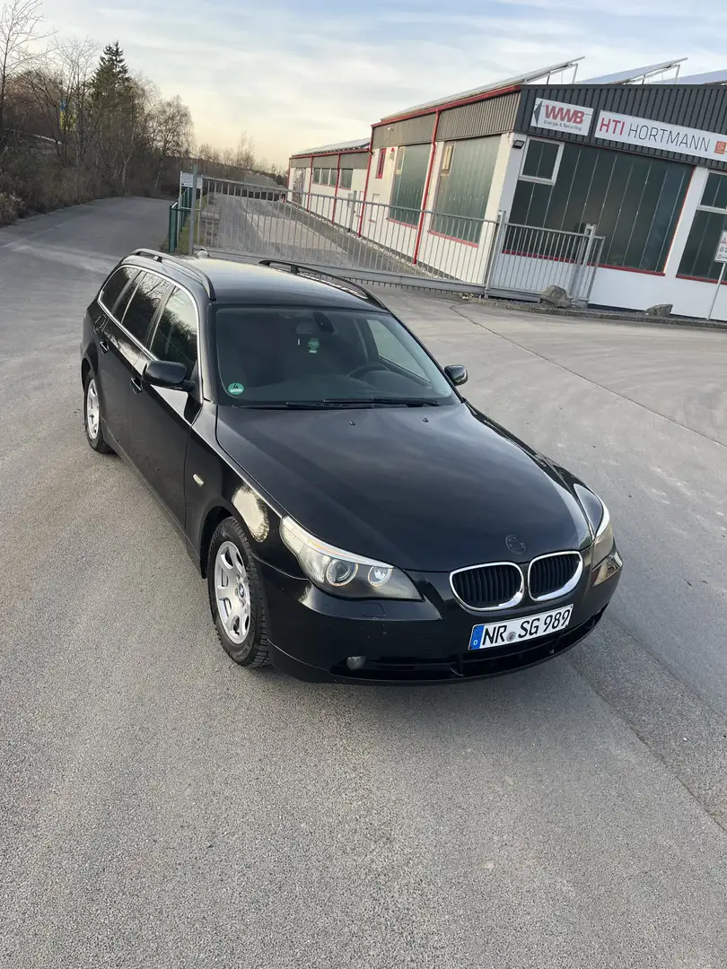 BMW 525 525i Schwarz - 1