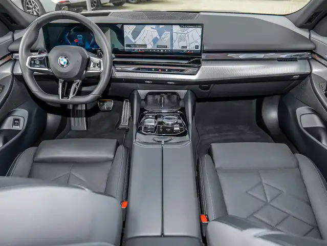 BMW 5 Series view 3