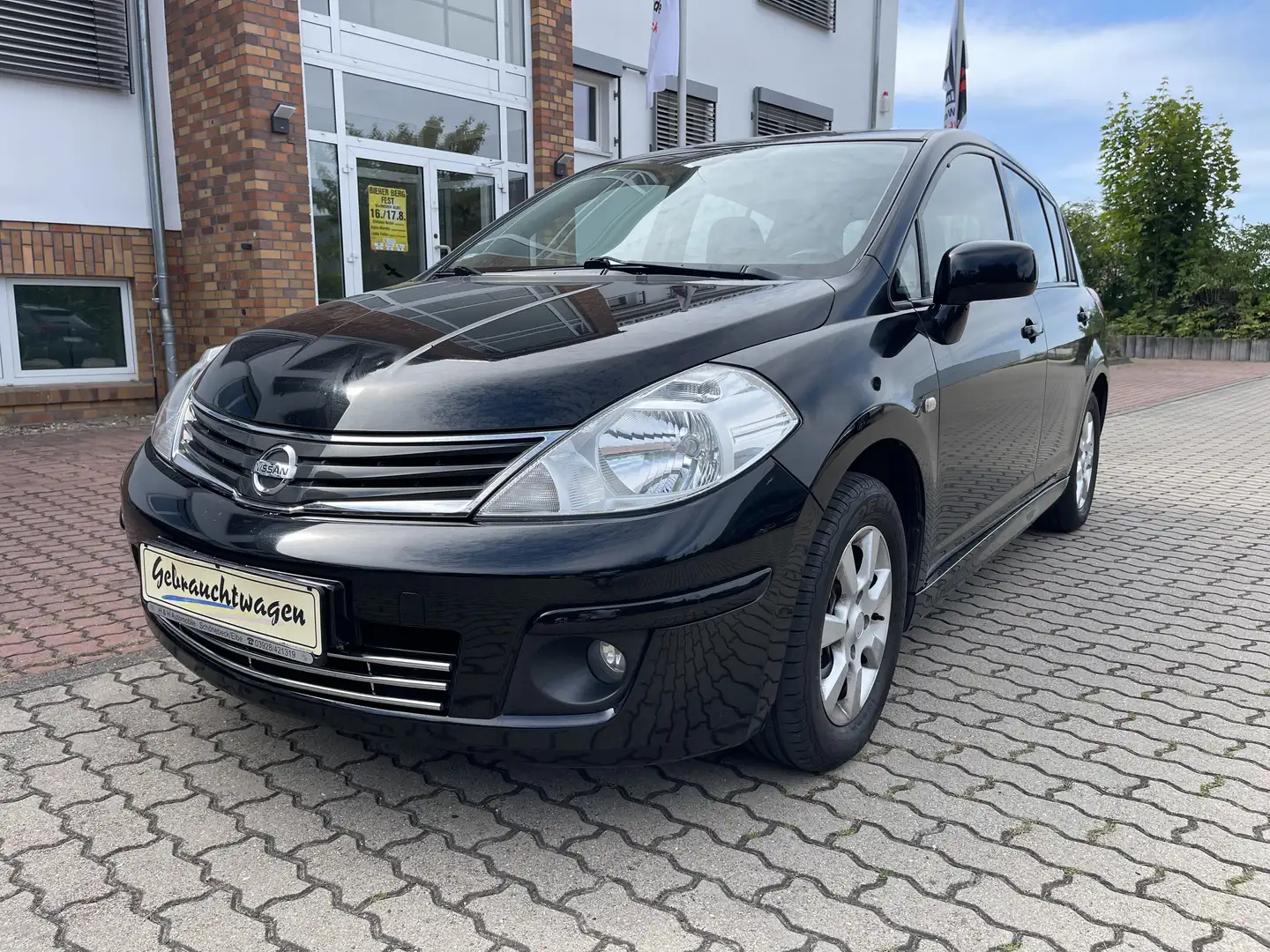 Nissan Tiida 1.6 acenta Alu Klima AHK 2-Hand Schwarz - 1