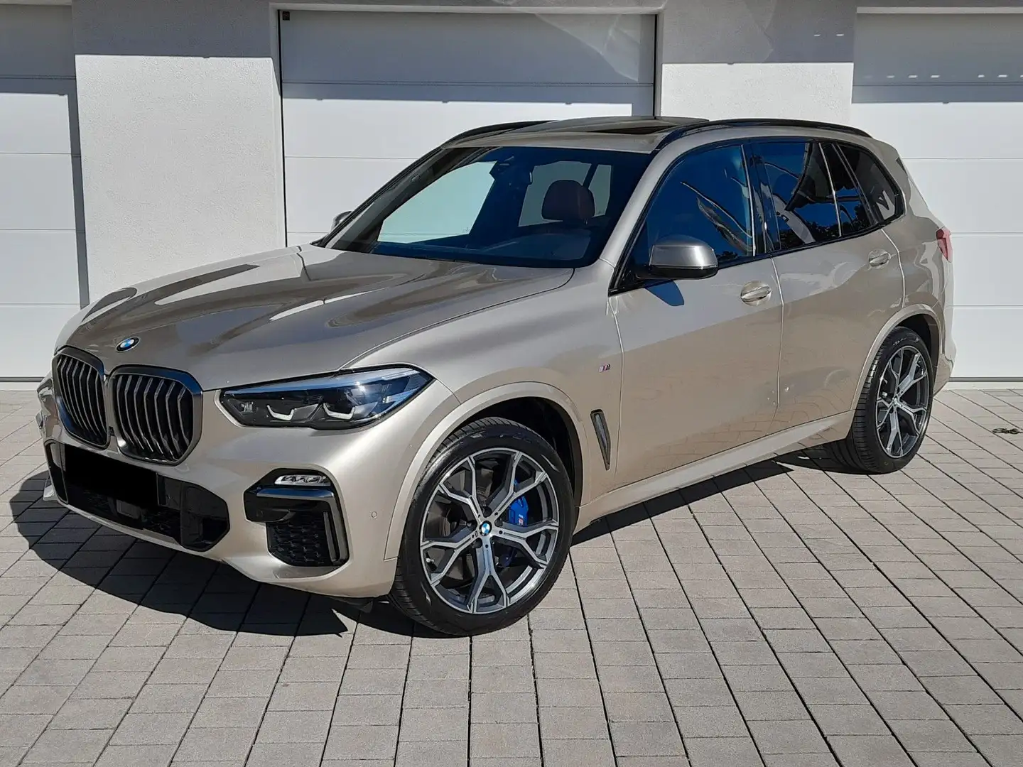 BMW X5 M D/LED/Kam/LiveC./Pano/StdH/AhK/21" Beige - 2