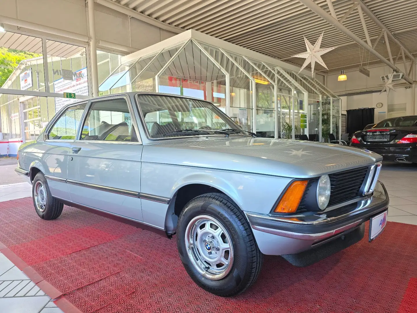 BMW 318 E21 +KOMPLETT RESTAURIERT+TÜV NEU+ Albastru - 1