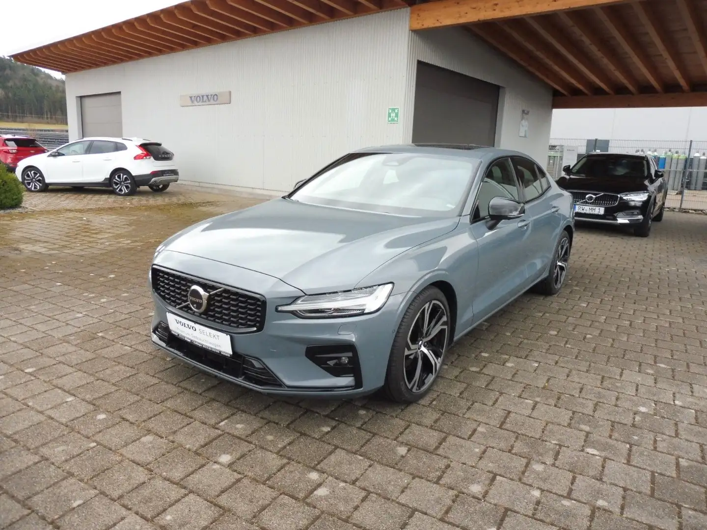 Volvo S60 Lim.B4  Plus Dark Grau - 1