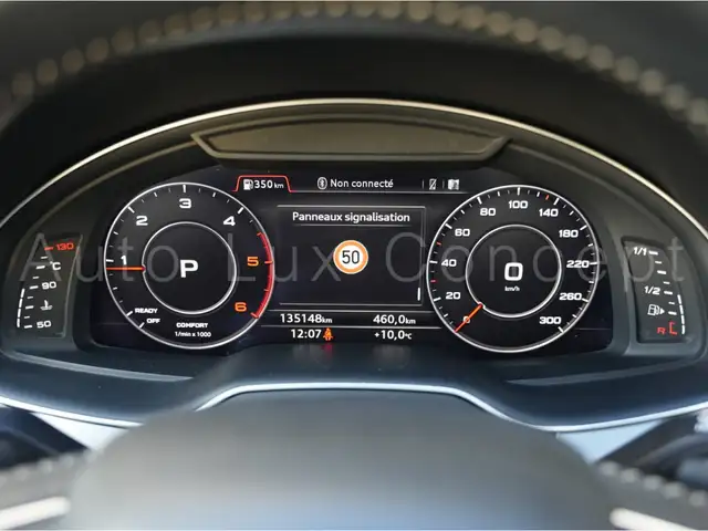 Audi Q7 view 14