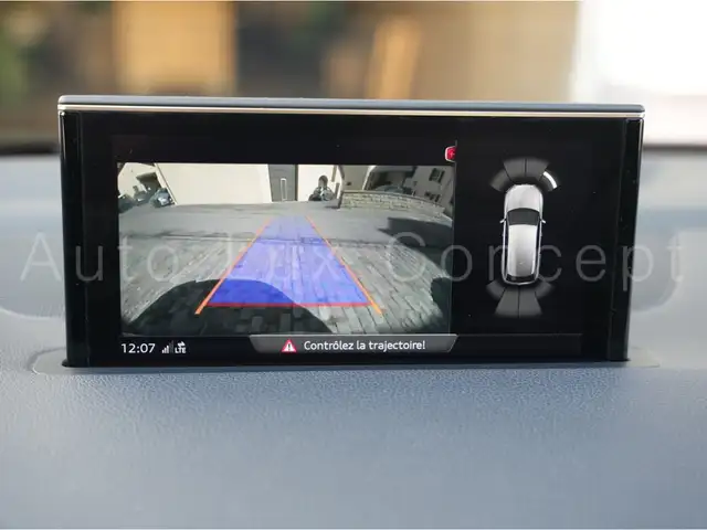Audi Q7 view 15