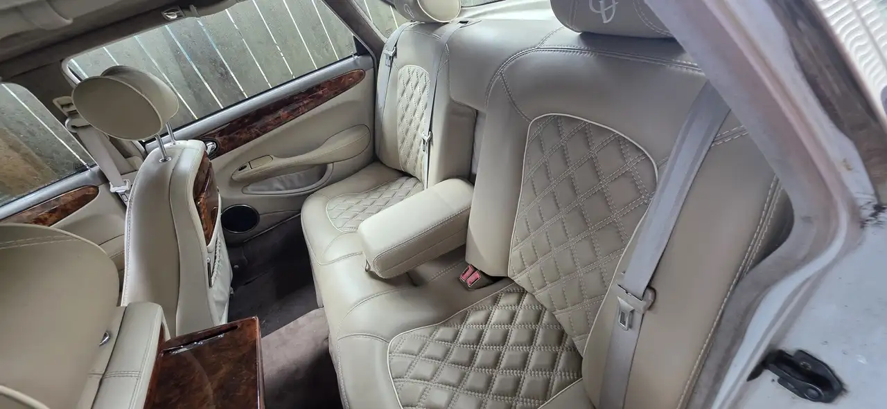 Jaguar Daimler 4.0i LWB, foto 8