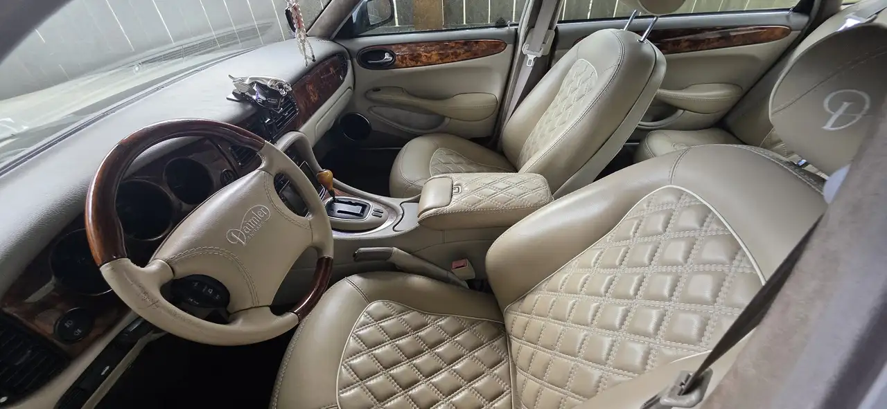 Jaguar Daimler 4.0i LWB, foto 5