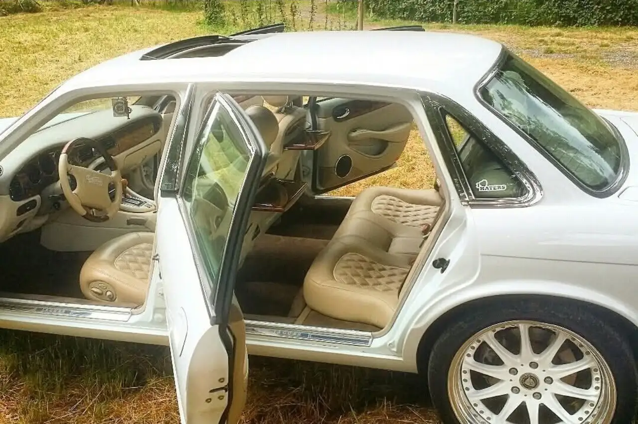Jaguar Daimler 4.0i LWB, foto 3