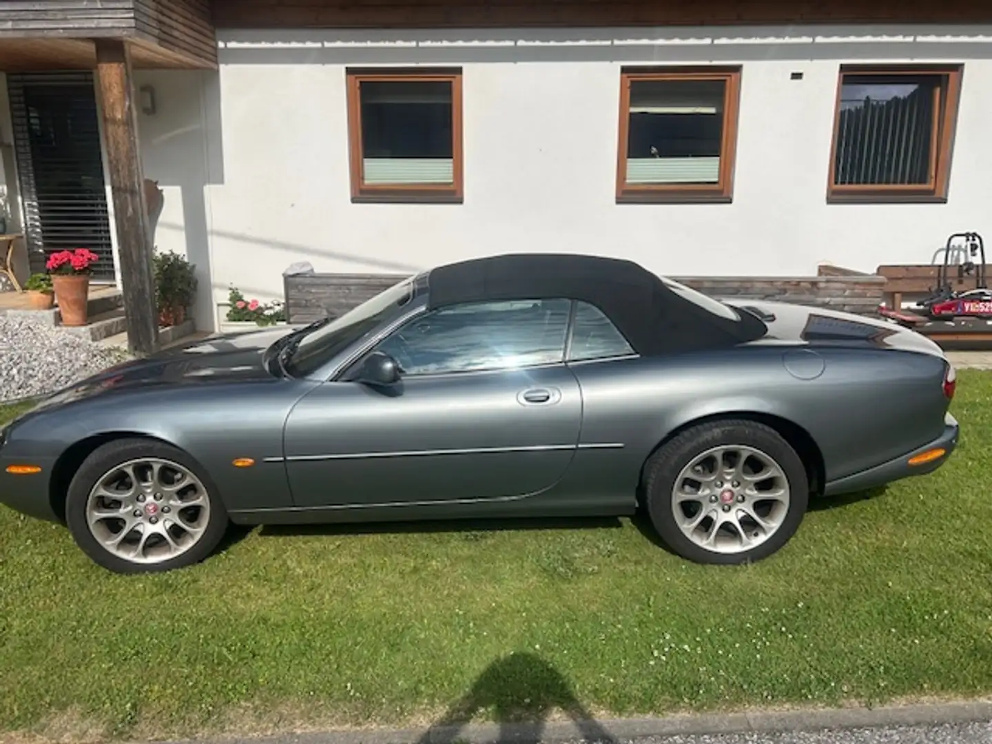 Jaguar XK8 XK8 Cabrio Grau - 2