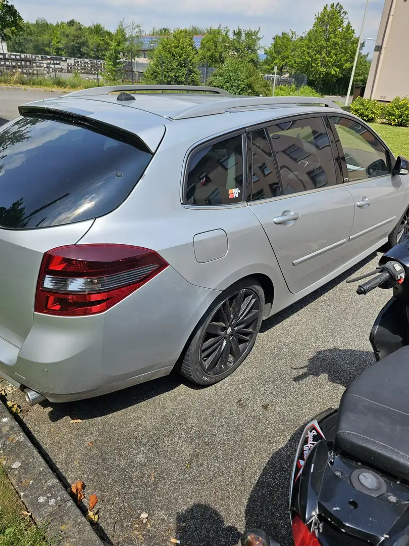 Renault Laguna Grandtour 2.0 dCi FAP GT - 2
