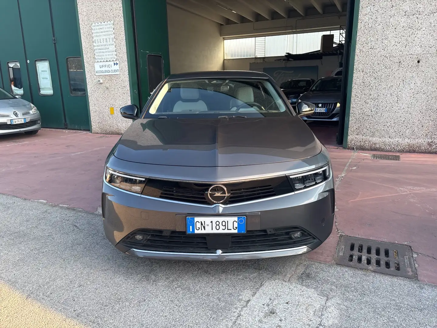 Opel Astra 1.6 Hybrid 180 CV AT8 Elegance - 2