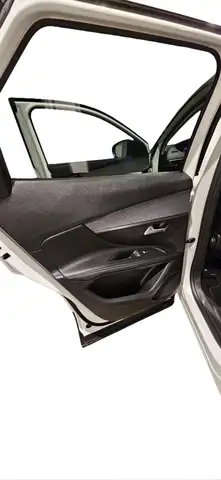 Peugeot 3008 view 11