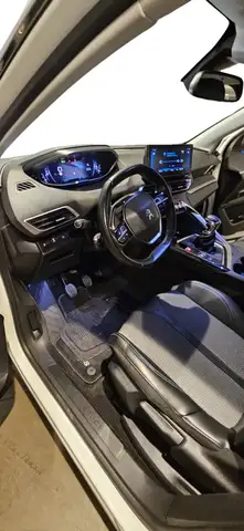 Peugeot 3008 view 7