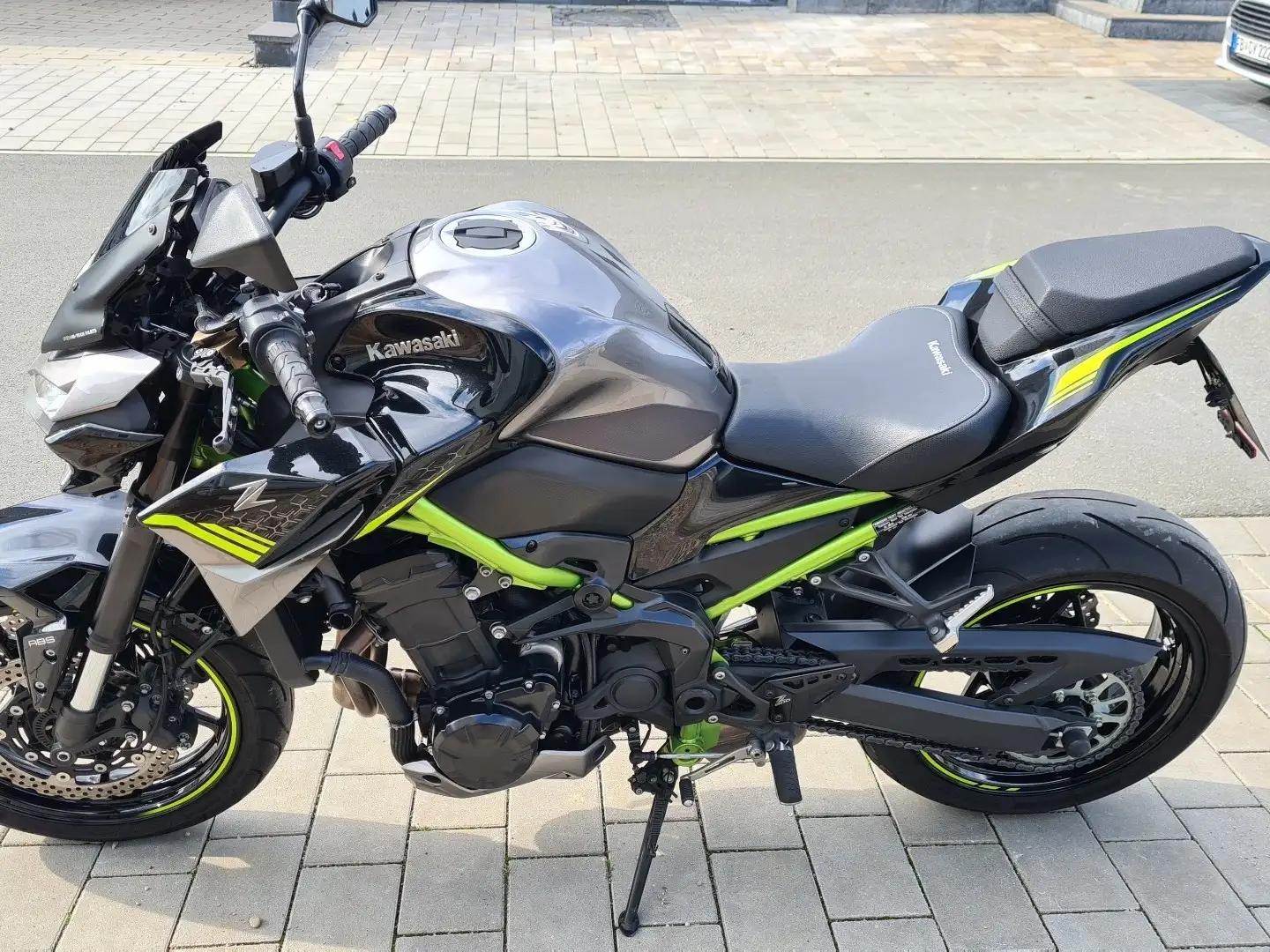 Kawasaki Z 900 mit viel Zubehör und Scheckheftgepflegt Grau - 2
