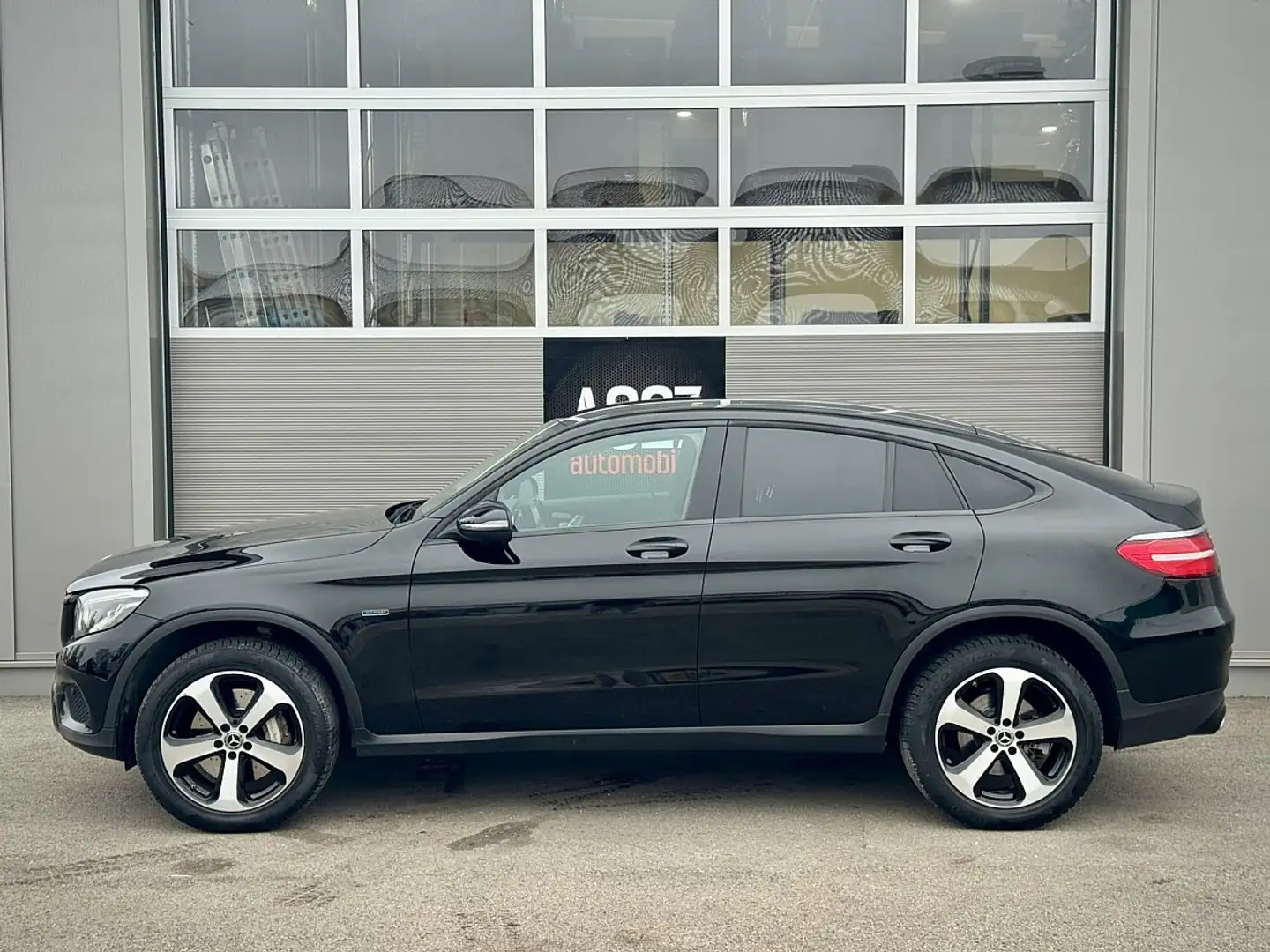 Mercedes-Benz GLC 350 e PHEV Coupé 4Matic Schwarz - 2
