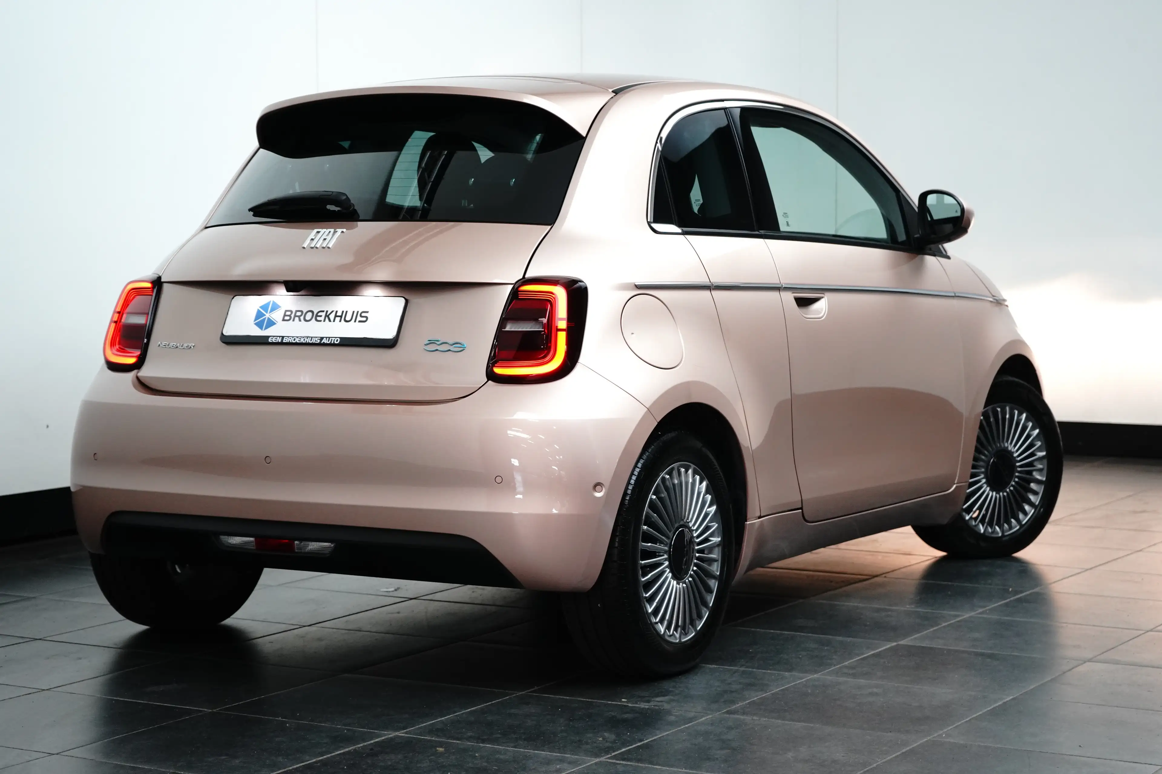 Fiat 500e 3+1 Icon 42 kWh 118 pk | Stoelverwarming | 16 inch — photo 4