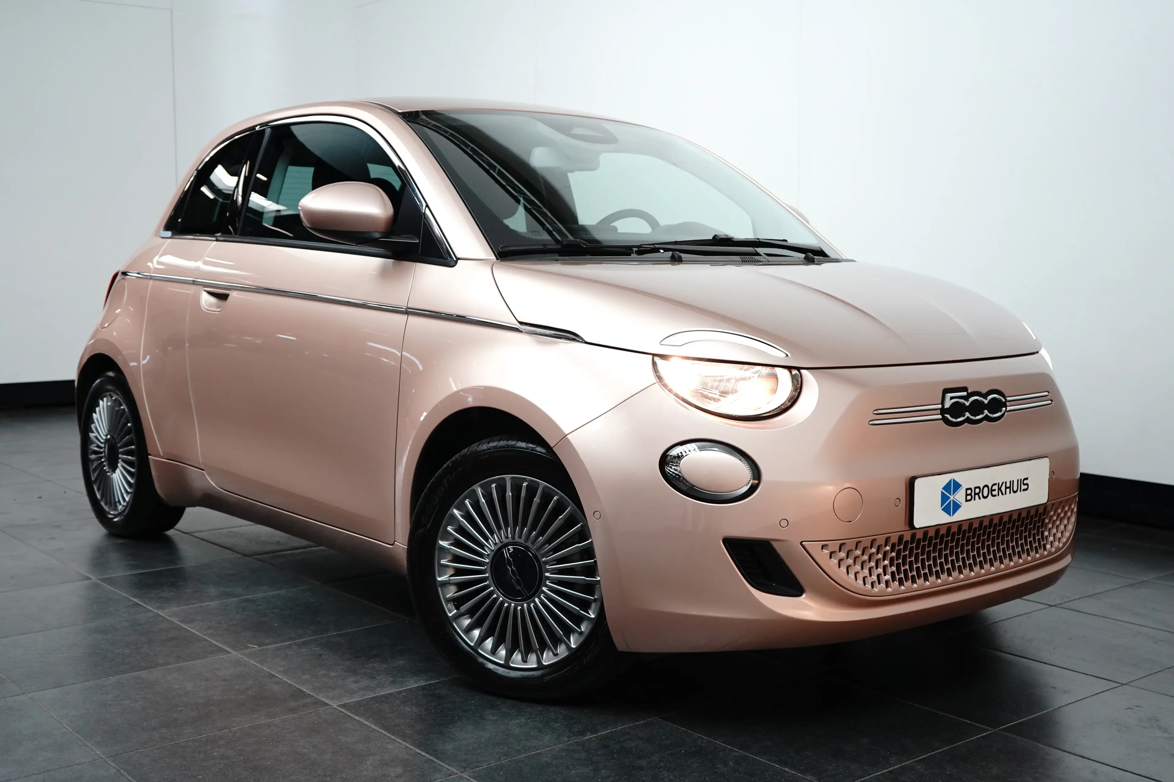 Fiat 500e 3+1 Icon 42 kWh 118 pk | Stoelverwarming | 16 inch — photo 3