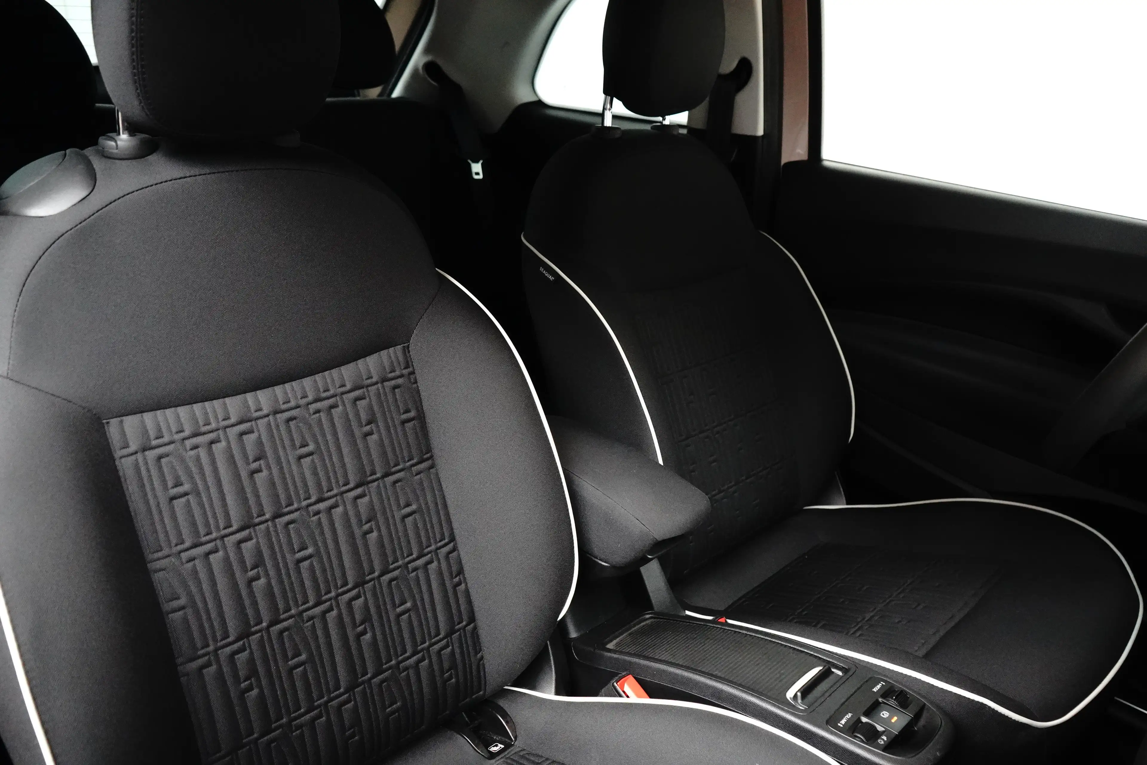 Fiat 500e 3+1 Icon 42 kWh 118 pk | Stoelverwarming | 16 inch — photo 6