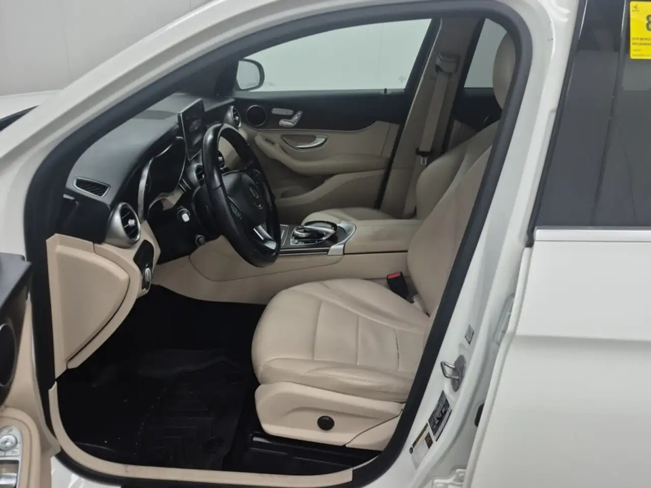 Mercedes-Benz GLC снимка Mercedes-Benz GLC