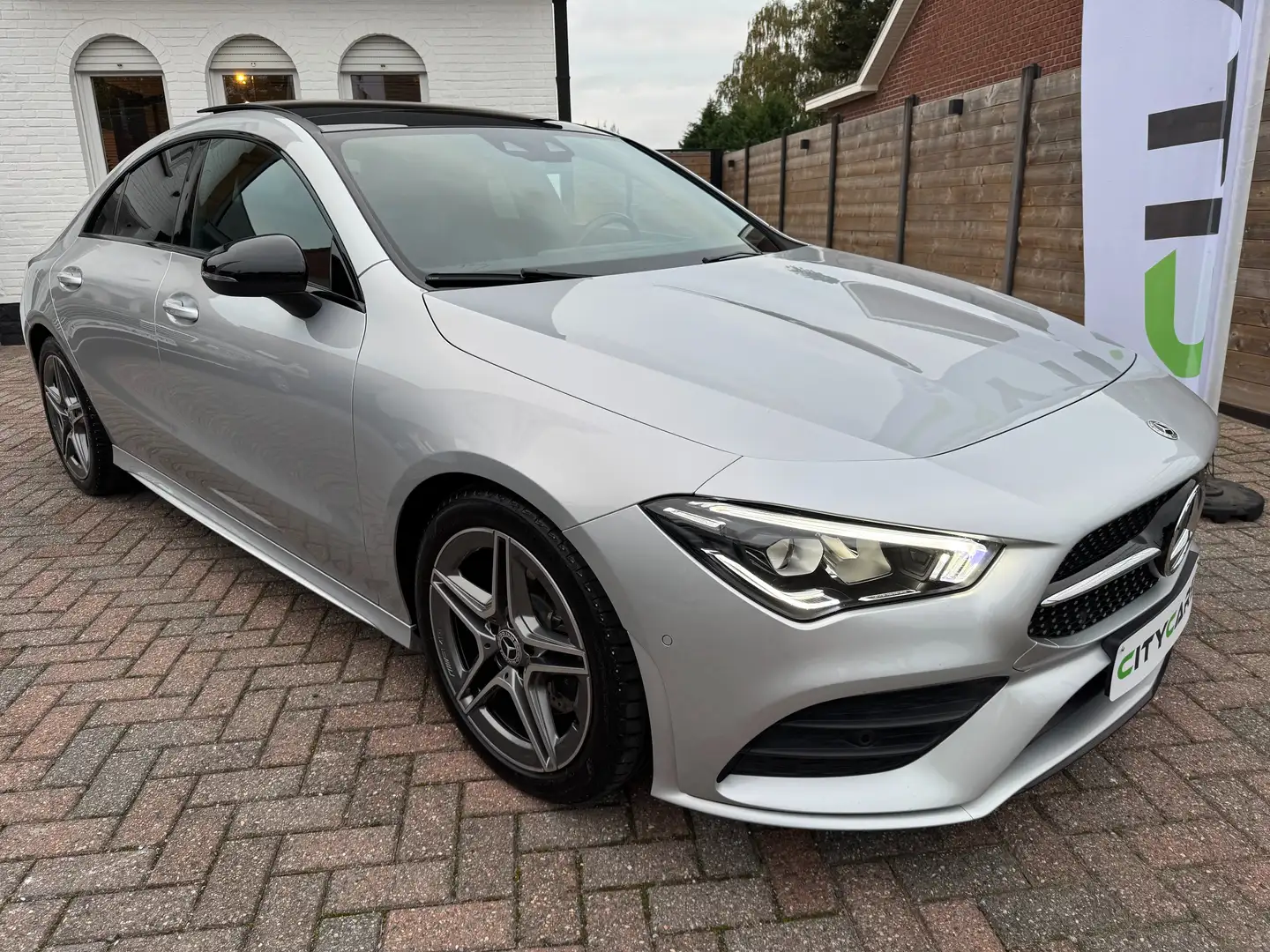 Mercedes-Benz CLA 200 d 8G-DCT///AMG-PACK/PANO DAK/NIGHT-PACK/FULL OPT!! Zilver - 2