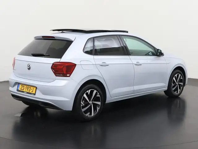 Volkswagen Polo view 4
