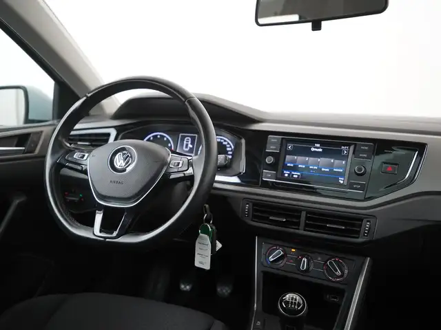 Volkswagen Polo view 5