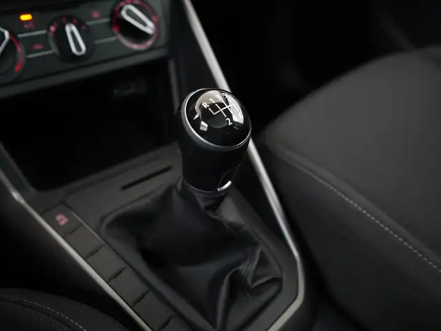Volkswagen Polo view 10