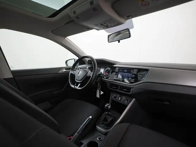 Volkswagen Polo view 2