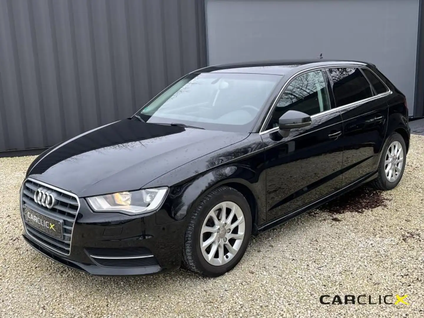 Audi A3 Attraction - GPS - bluetooth crna - 1
