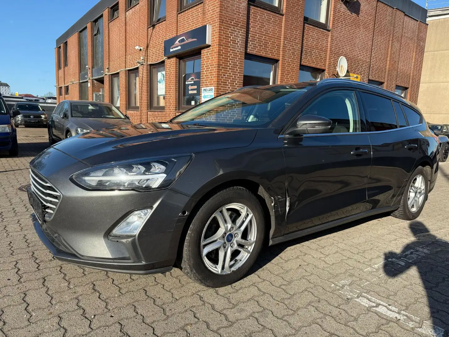 Ford Focus Turnier 1.0 C&C*LED*NAVI*R-CAM*PDC Gris - 2