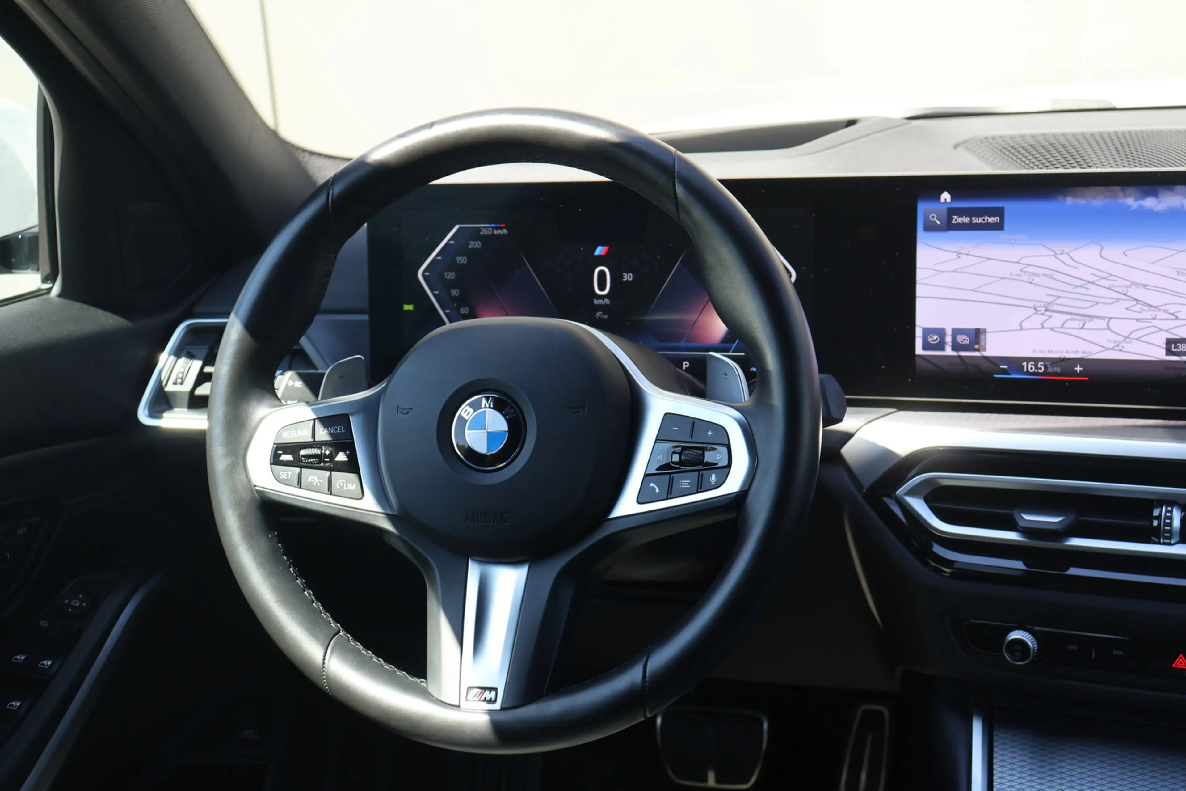 BMW 318 i M SPORT/SHADOW/ WIDES./SCHIEBE./HUD/LED/ACC/AHK — photo 10