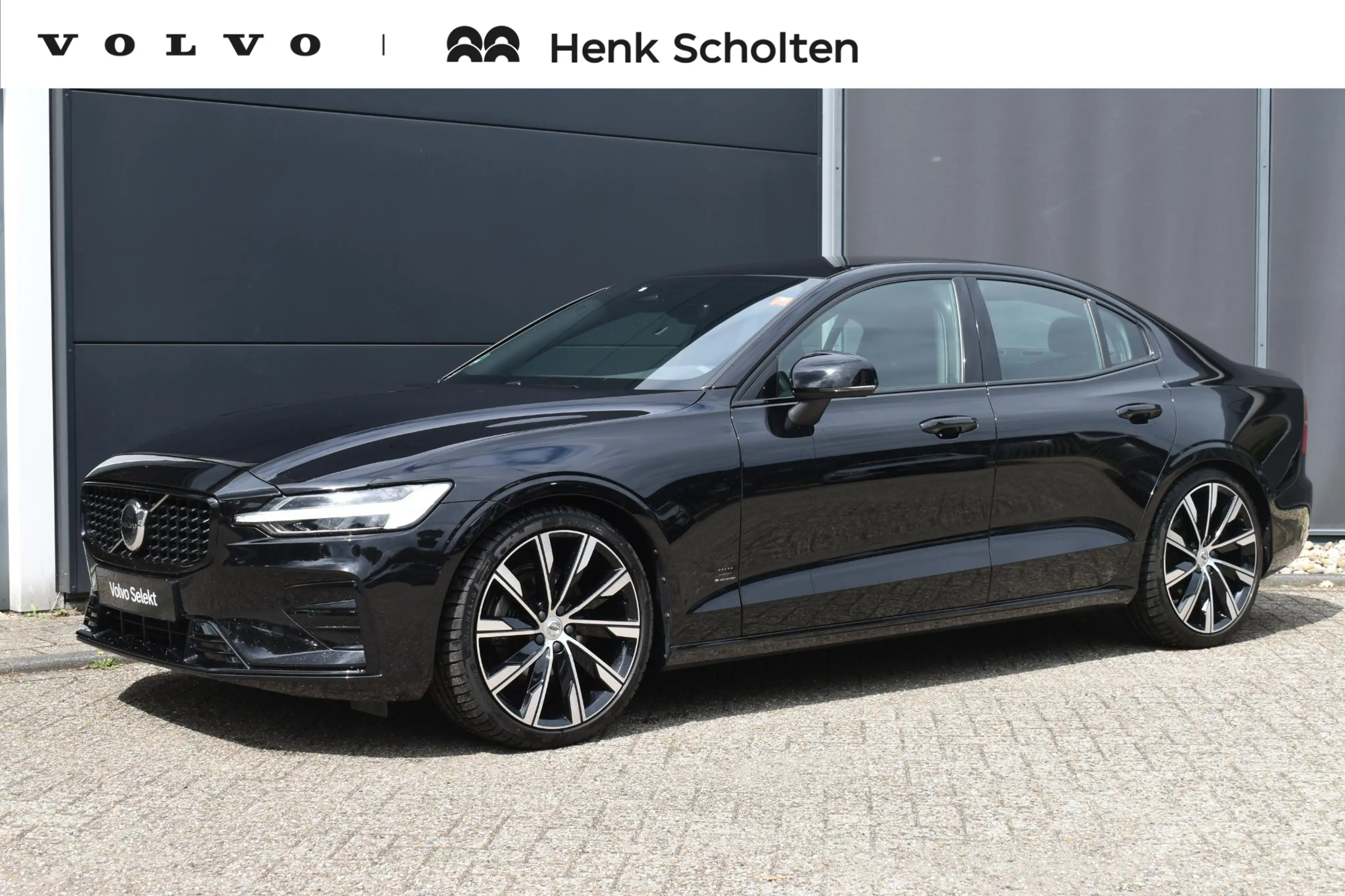 Volvo S60 B4 Plus Dark | Harman Kardon Premium Sound | 20''
