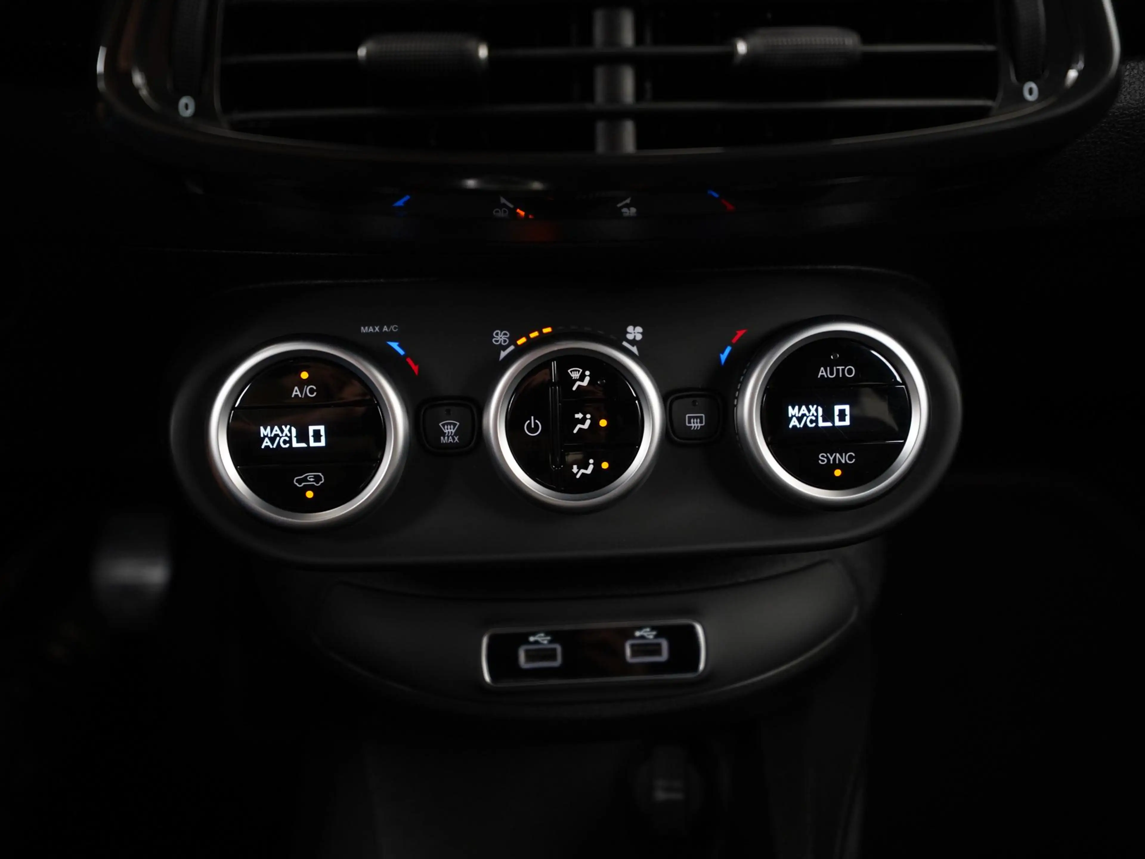 Fiat 500X 1.0 GSE Sport | Camera | Navigatie | Zondag Open! — photo 11
