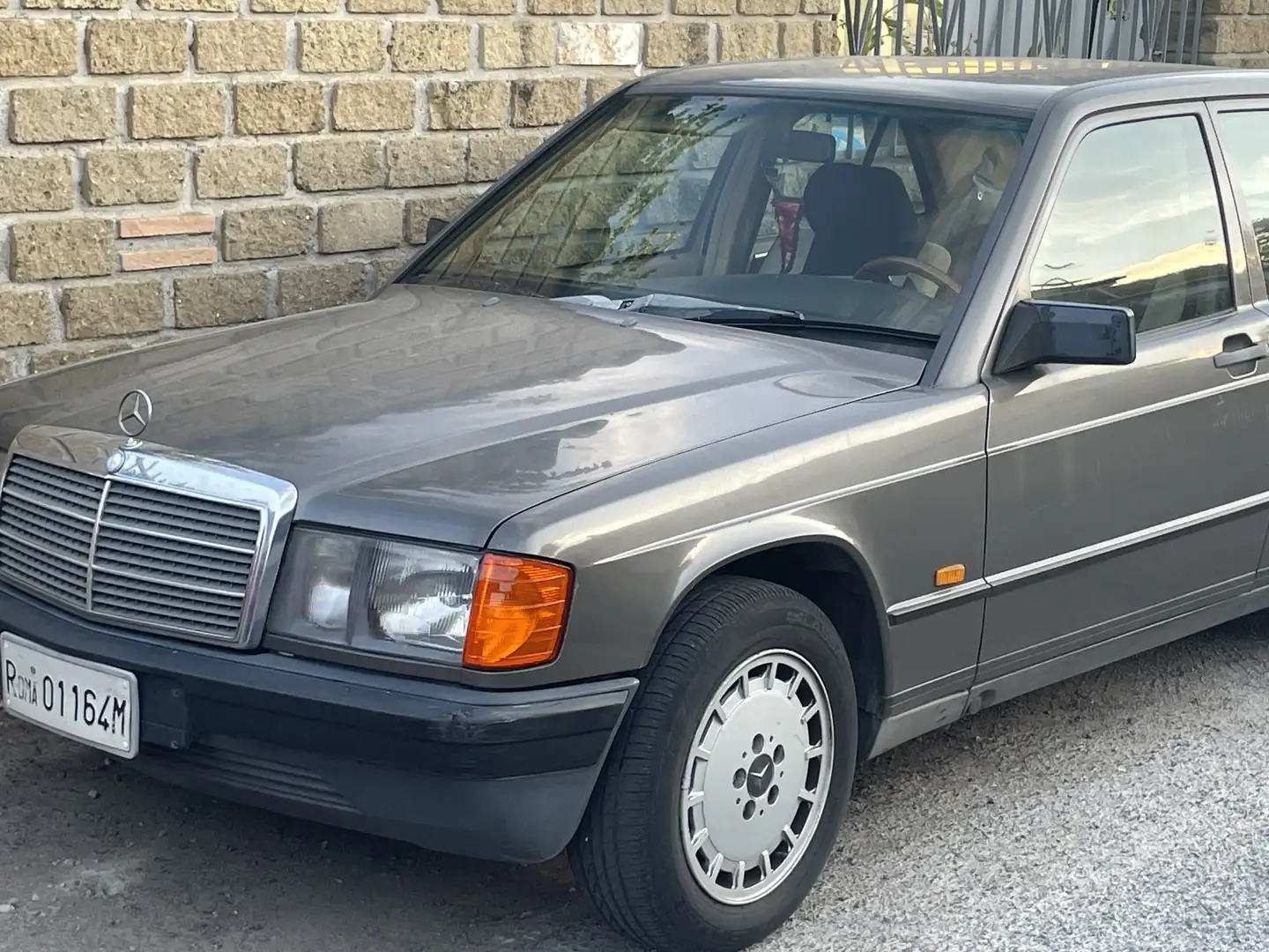 Mercedes-Benz 190 2.0 E 122cv - 1