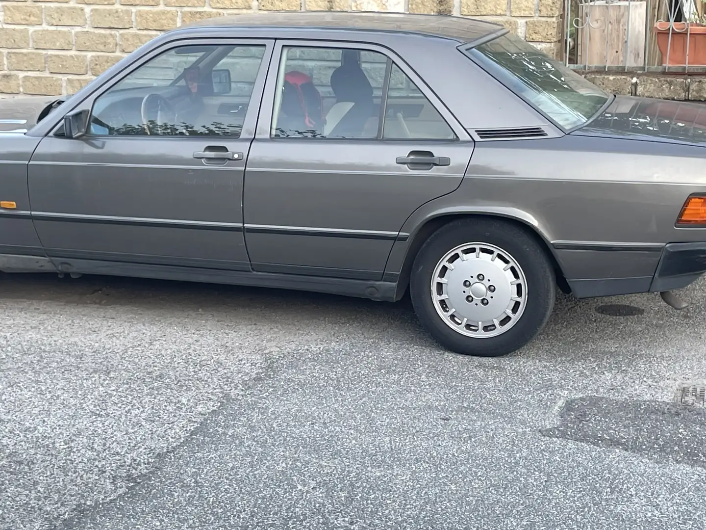 Mercedes-Benz 190 2.0 E 122cv - 2