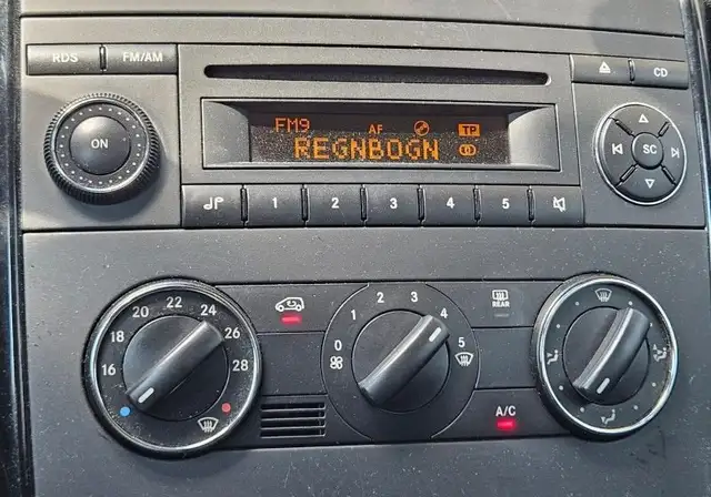 Mercedes-Benz A view 13