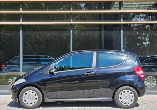 Mercedes-Benz A view 3