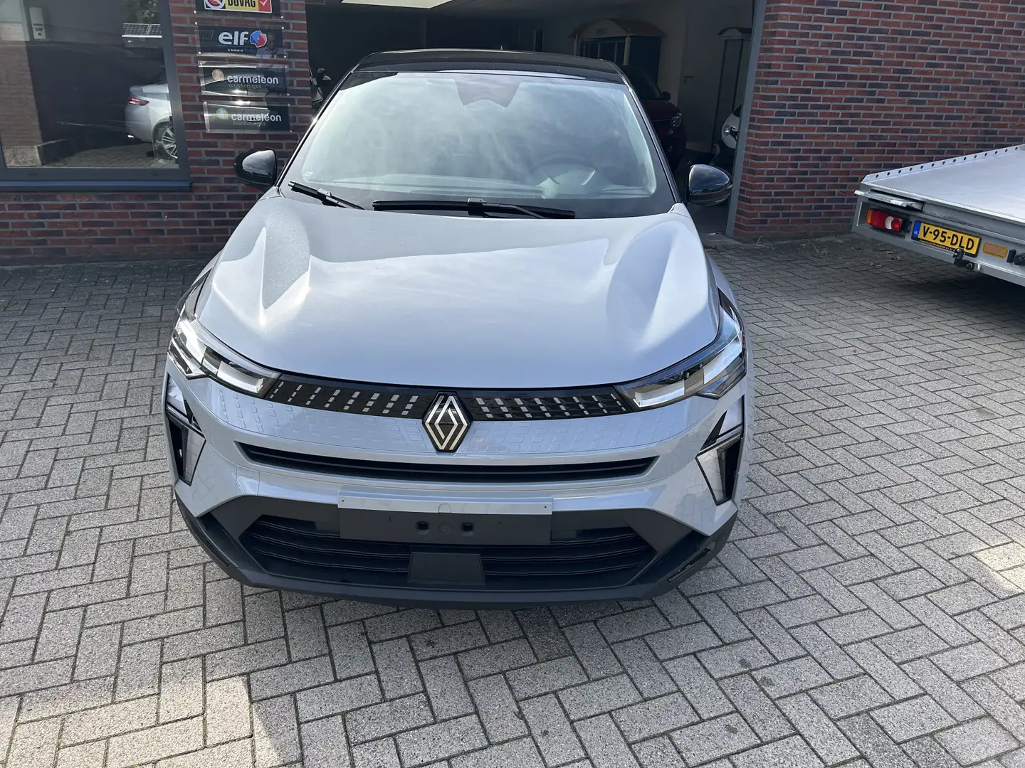 Renault Captur 1.6 E-Tech full hybrid 145 techno Grijs - 2