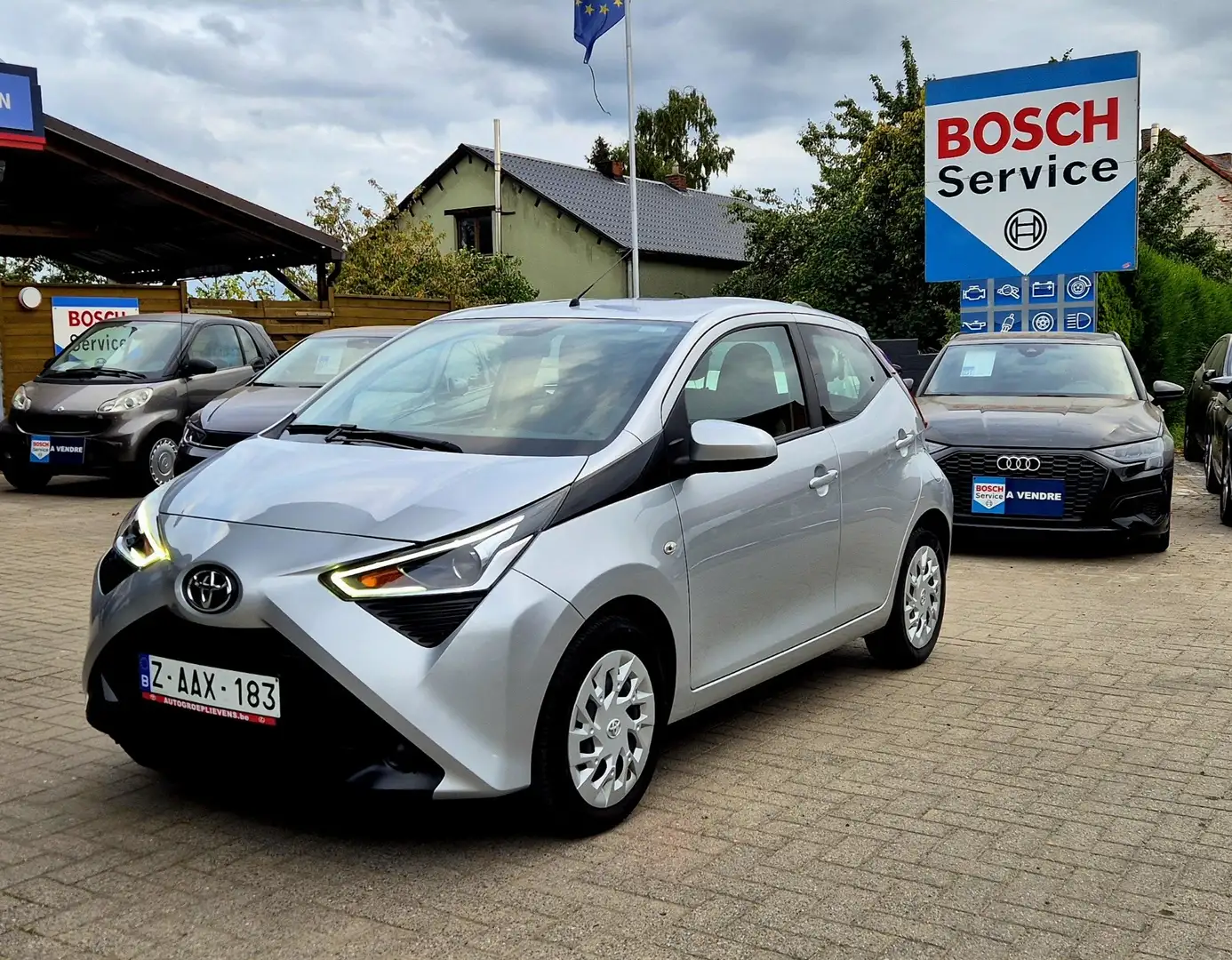 Toyota Aygo Aygo 1.0i VVT-i x-play II AUTOMATIQUE Szürke - 1