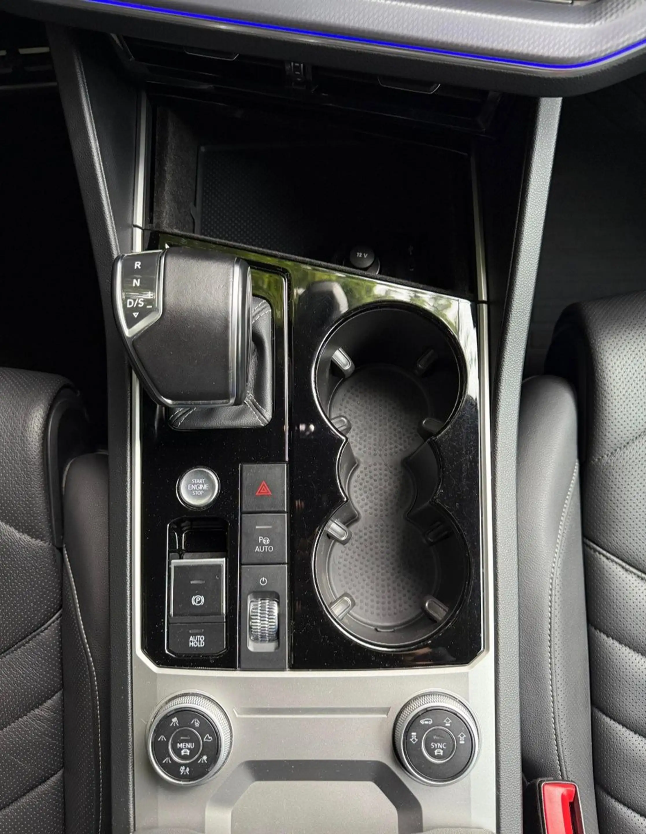 Volkswagen Touareg R V6 3,0 TSI-eHybrid 4MOTION-PANO-VOLL ! — photo 10