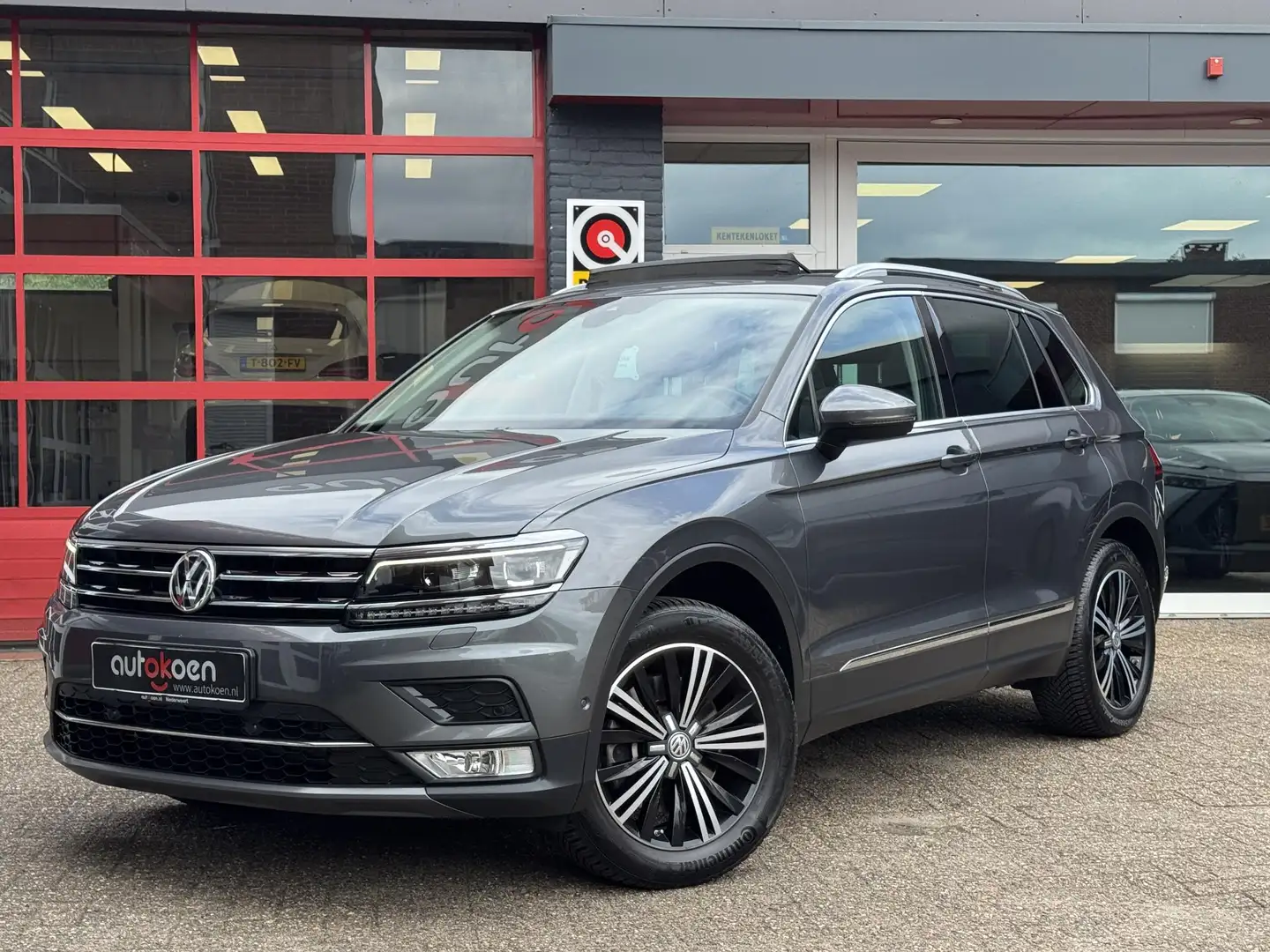 Volkswagen Tiguan 2.0 TSI Highline 4motion Edition *TREKHAAK/ACC/PAN Gris - 2
