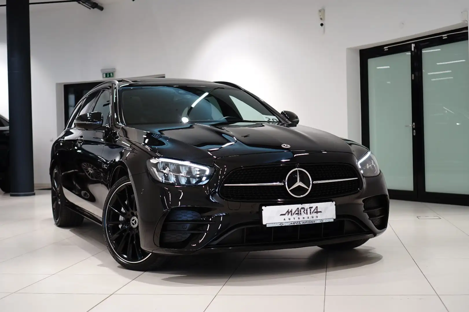 Mercedes-Benz E 400 |AMG/NIGHT-EDITION|HUD|360|LUFT|BURMES|AHK| Schwarz - 1