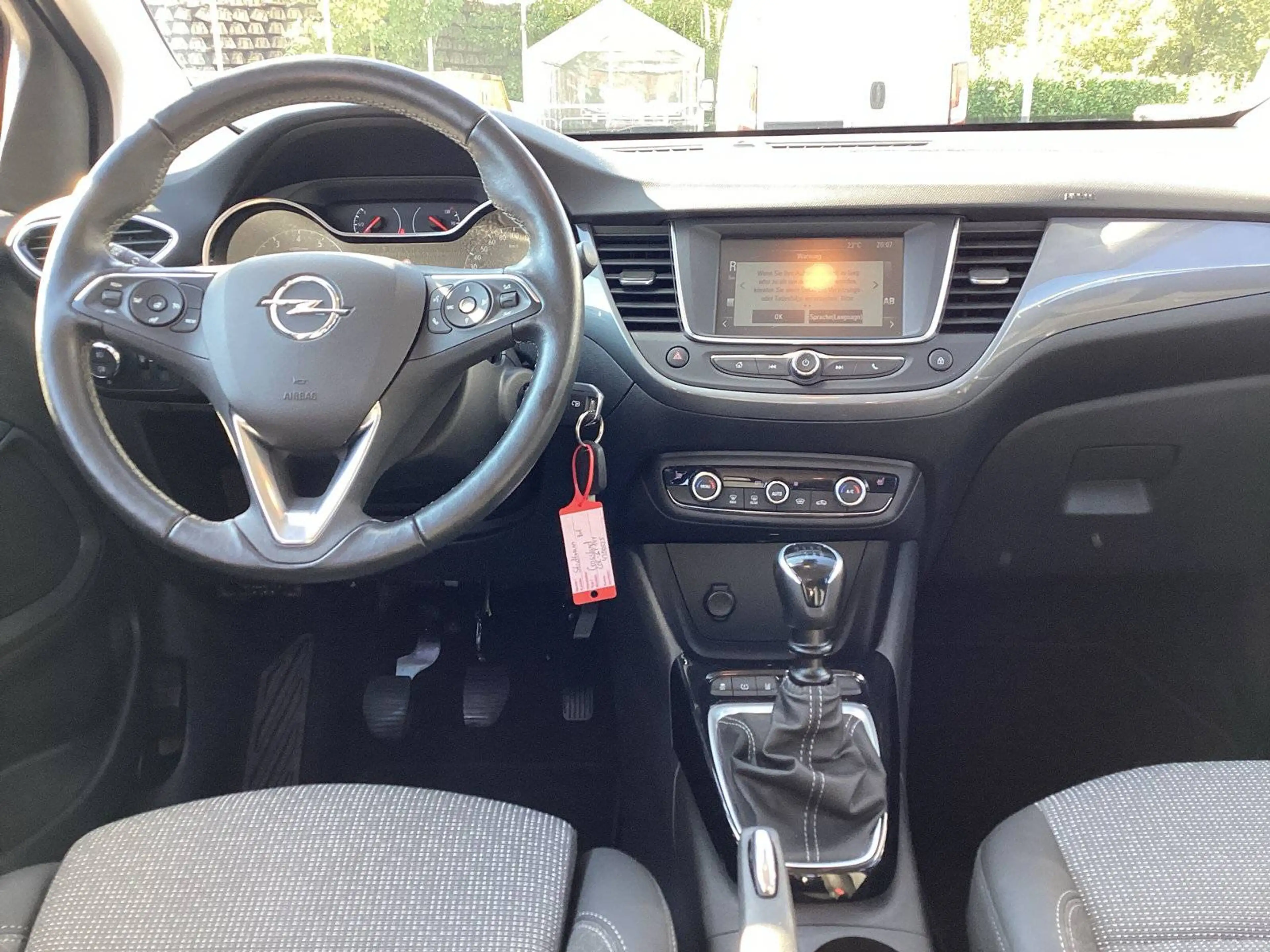 Opel Crossland X Elegance — photo 13