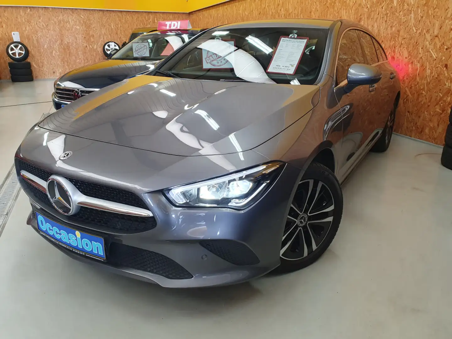 Mercedes-Benz CLA 250 Shooting Brake e 218CV 8G-DCT BUSINESS Grijs - 1