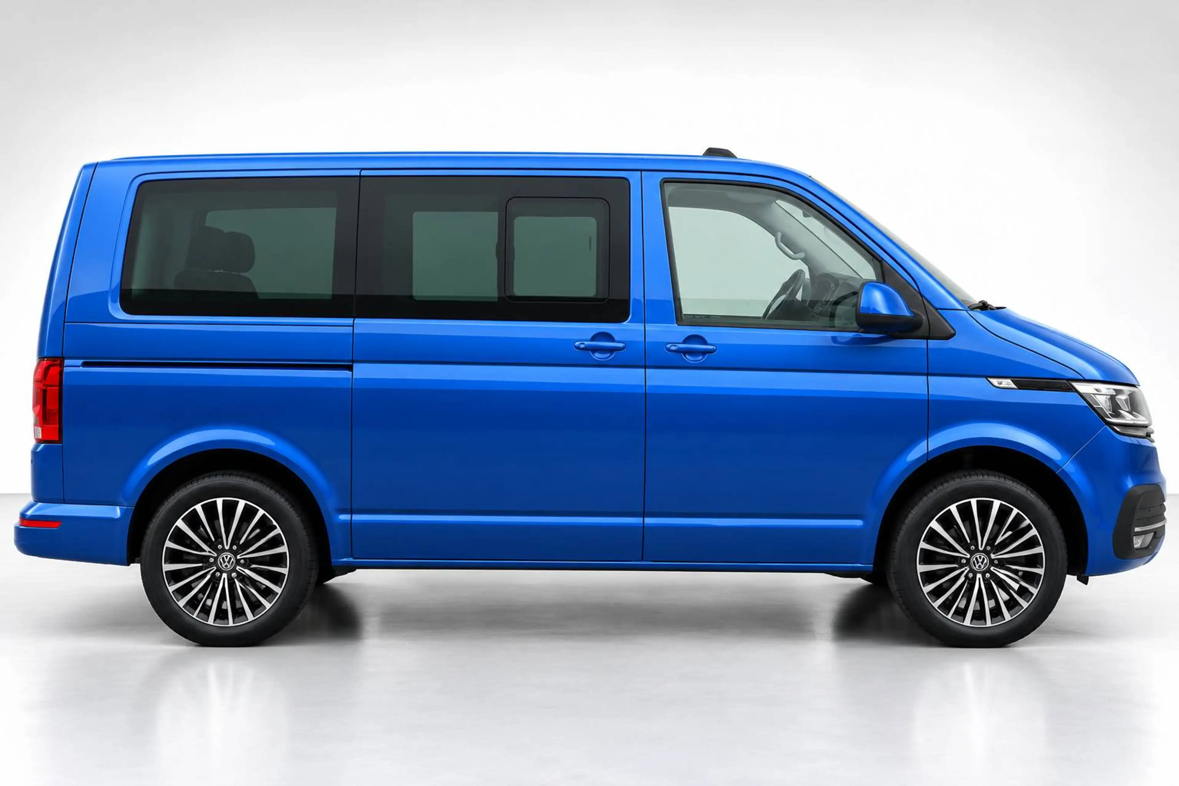 Volkswagen T6.1 Multivan 2,0 TDI *NAVI+RFK *AHK *SCHIENENSYSTEM *GARANTIE+FIN. — photo 5